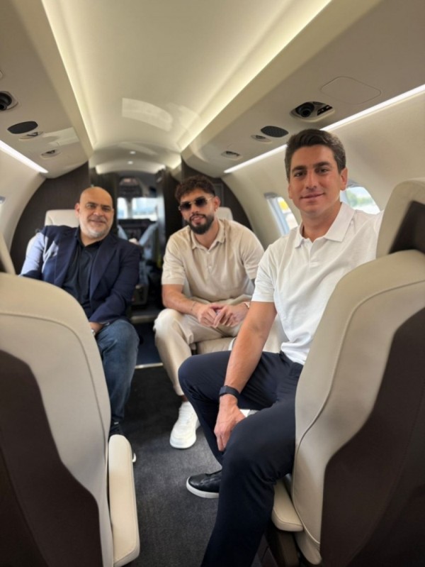 天空记者：桑德兰即将签下赫塔费后卫阿德雷特，下午体检